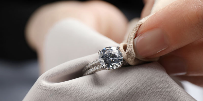 Must-Know Tips to Buy Rings at a Pawn Shop