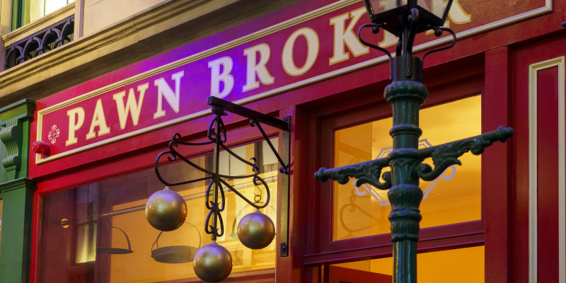 What to Know When You Buy Electronics from a Pawn Shop